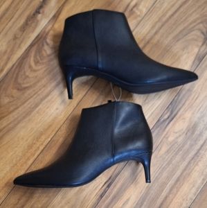 a new day Black Ankle Boots kitten heel NWT